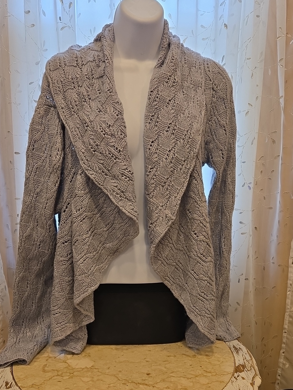 Vintage Fashion Bug Cozy Open-Front Cable Knit Cardigan - Light Gray